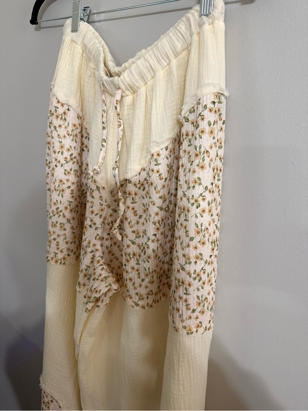 POL Cream Floral Patchwork Wide-Leg Pants - Picture 5 of 6